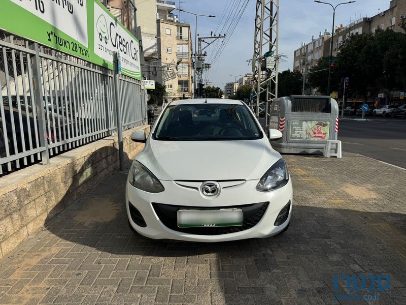 2012' Mazda 2 photo #1