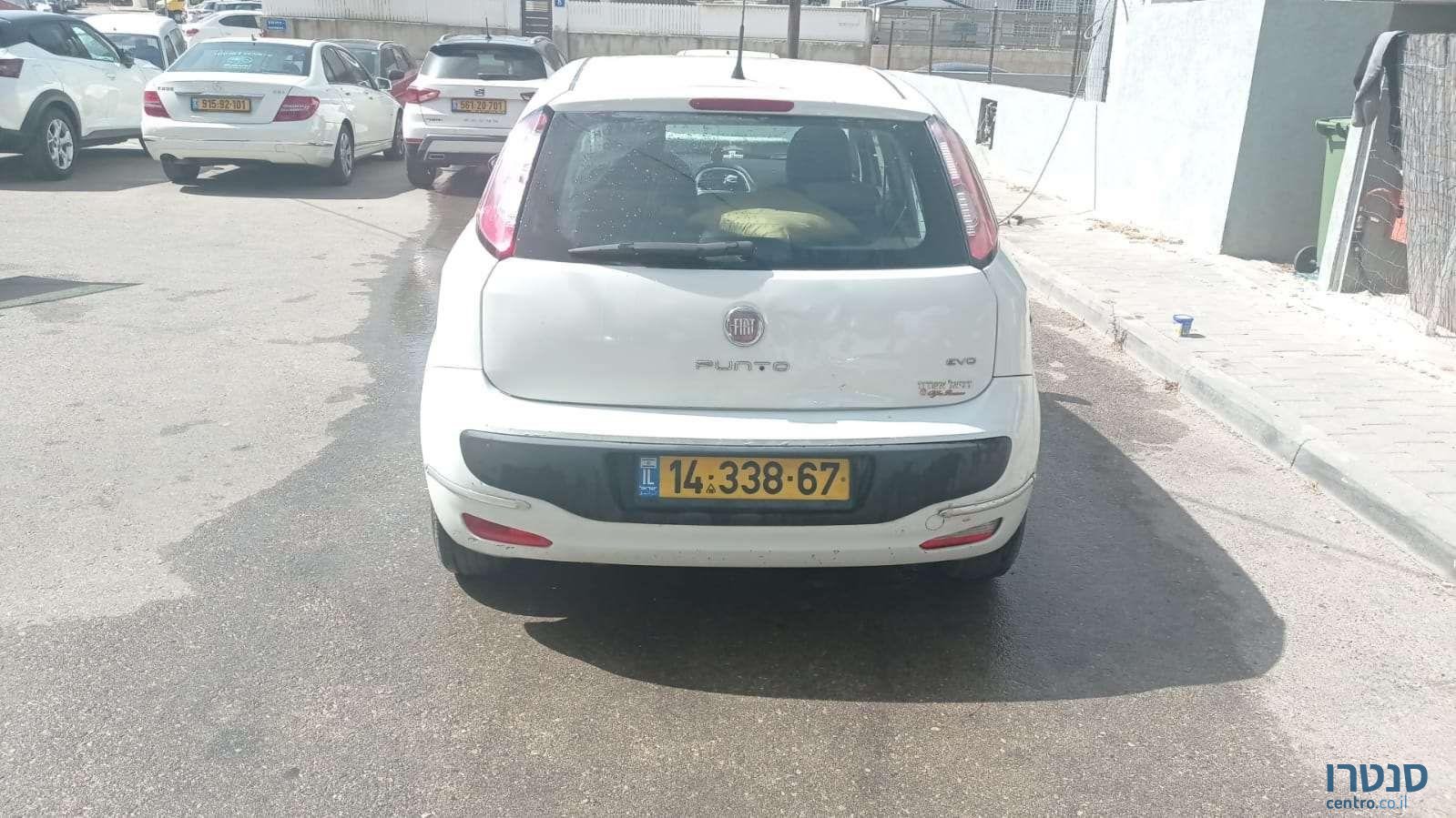 2010' Fiat Punto Evo פיאט פונוטו איבו photo #1