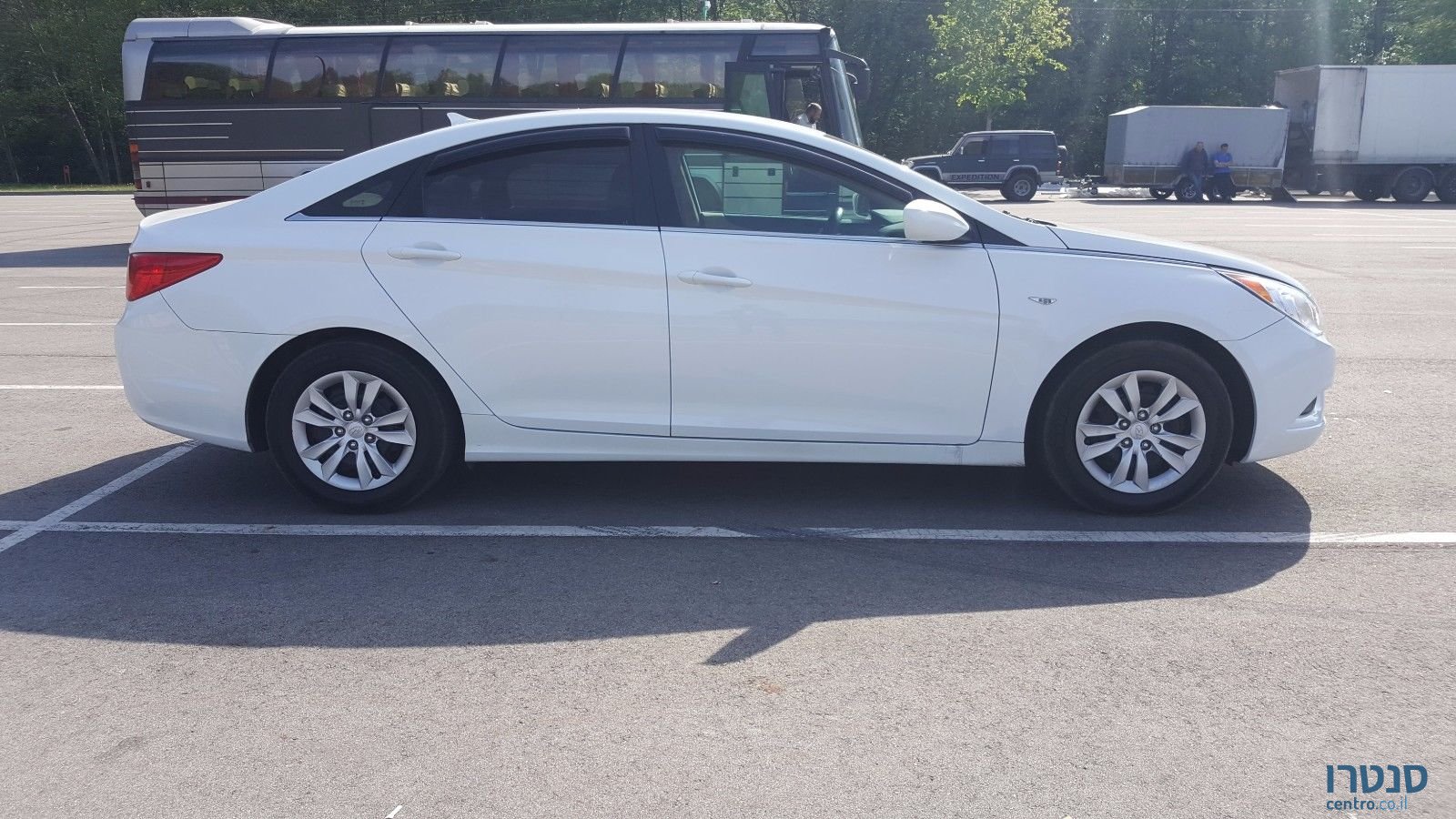 2011' Hyundai Sonata photo #3