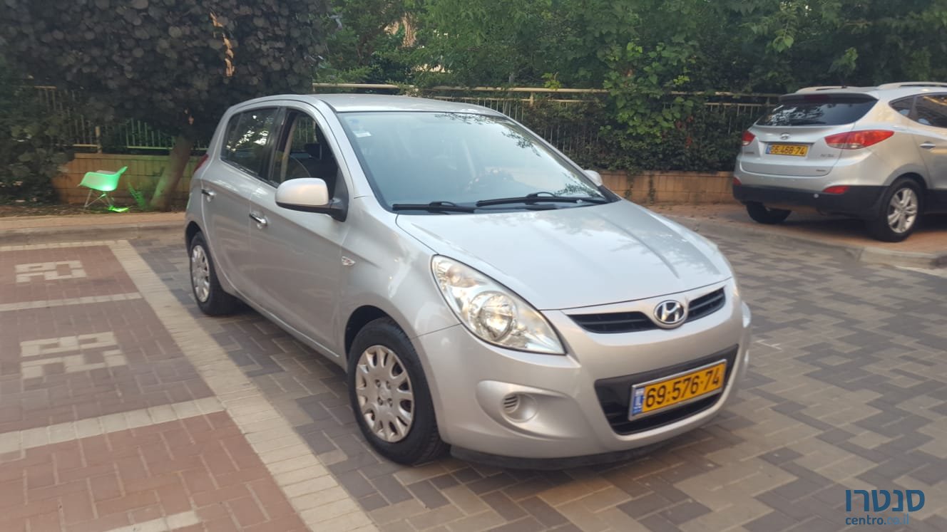 2012' Hyundai i20 photo #1