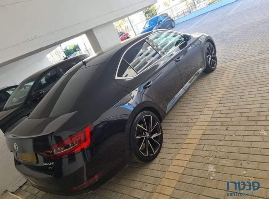 2017' Skoda Superb סקודה סופרב photo #2