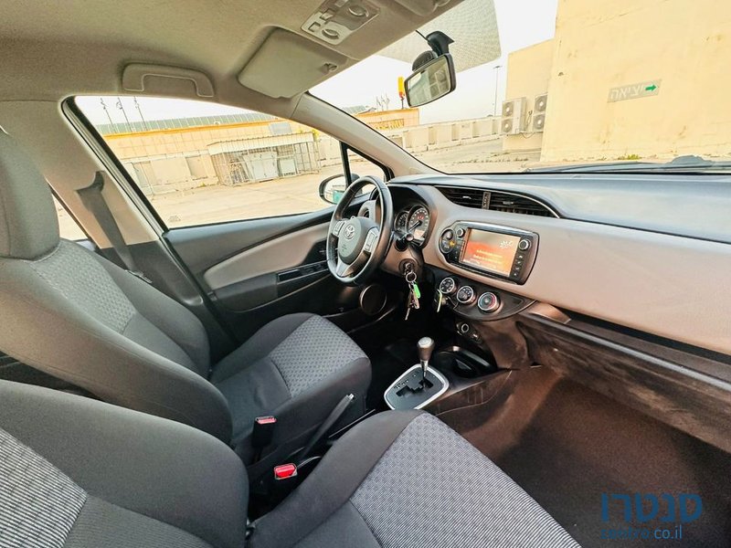 2015' Toyota Yaris טויוטה יאריס photo #3