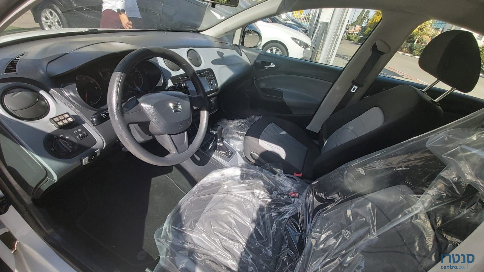 2016' SEAT Ibiza photo #5