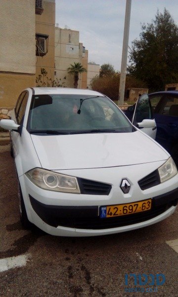 2008' Renault Megane photo #1