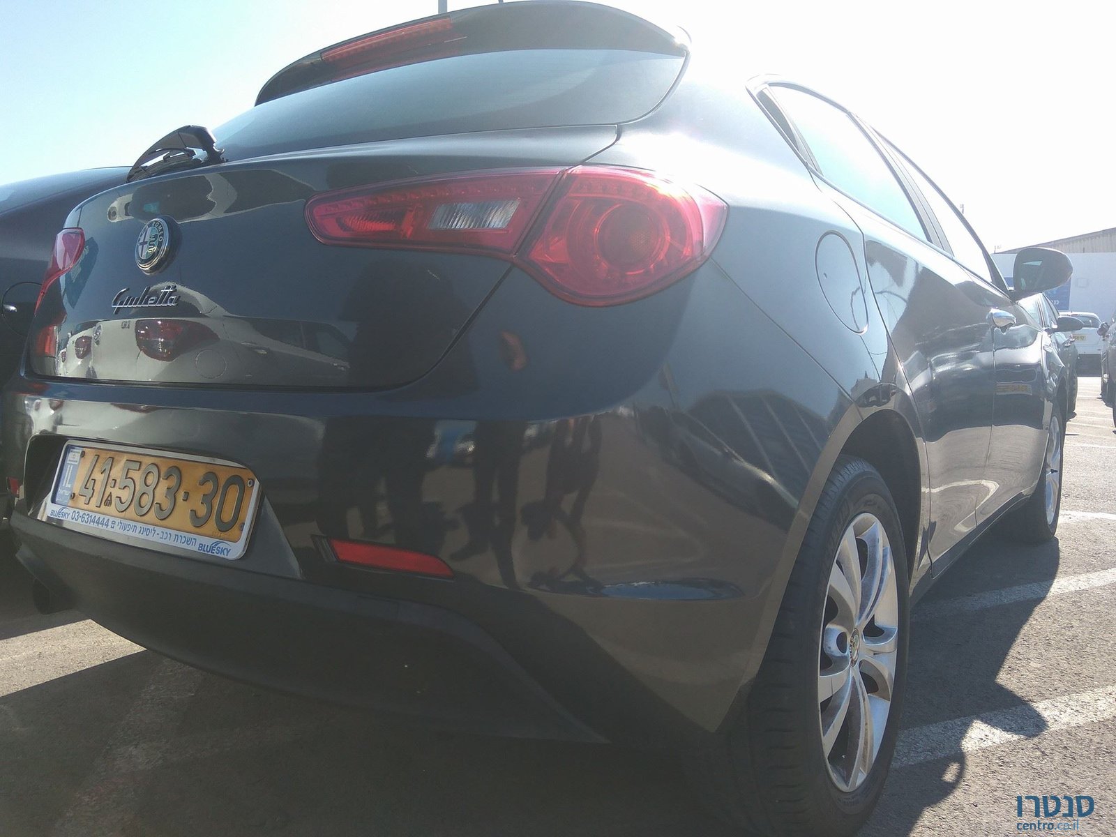 2014' Alfa Romeo Giulietta photo #6