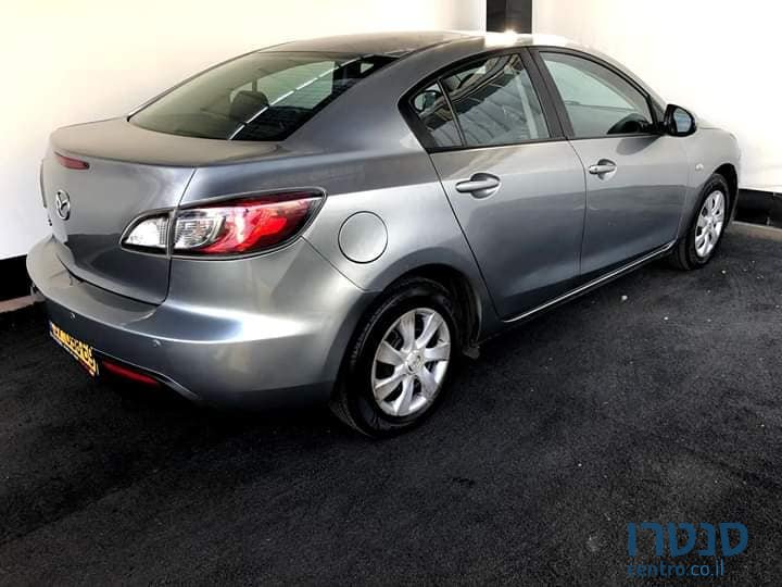 2013' Mazda 3 photo #2