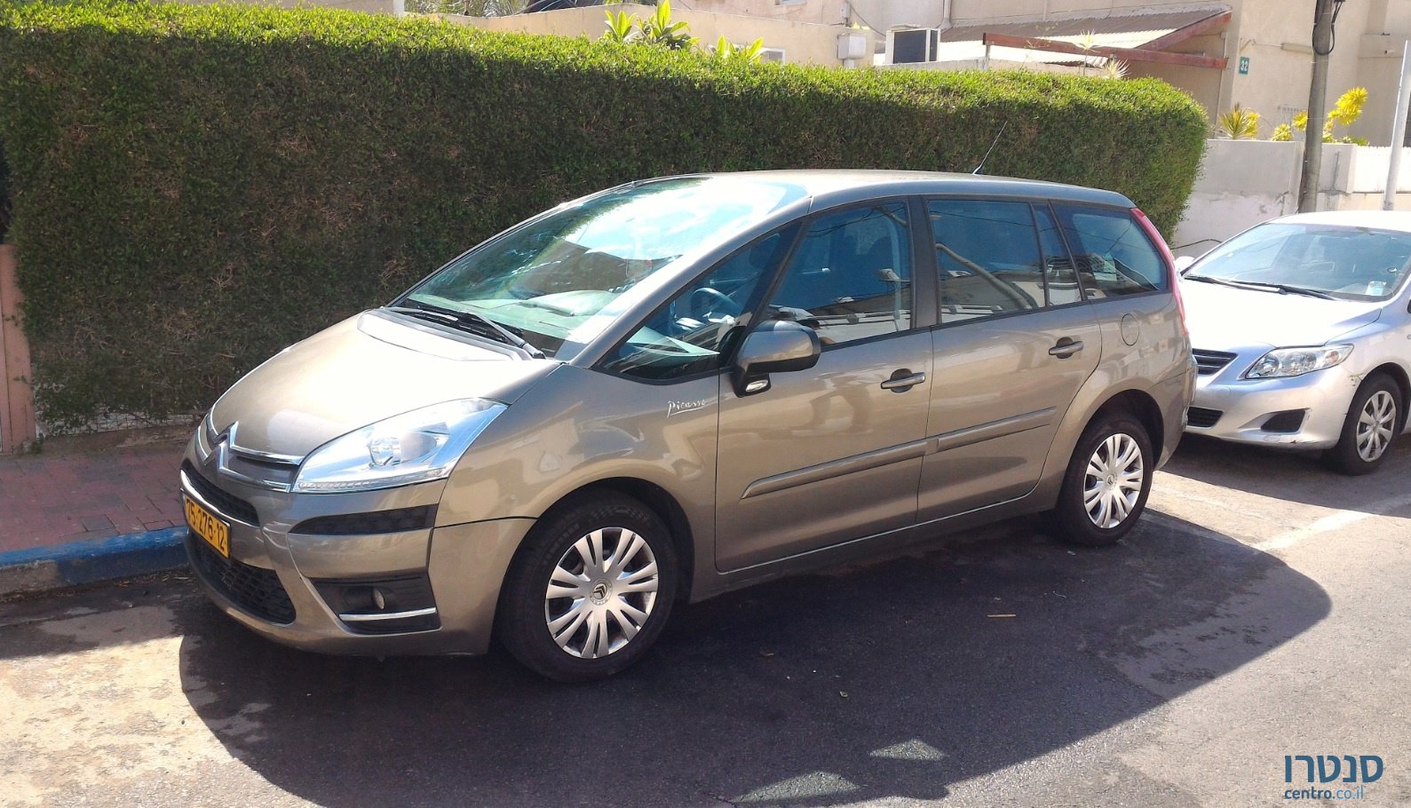 2013' Citroen C4 Picasso photo #2