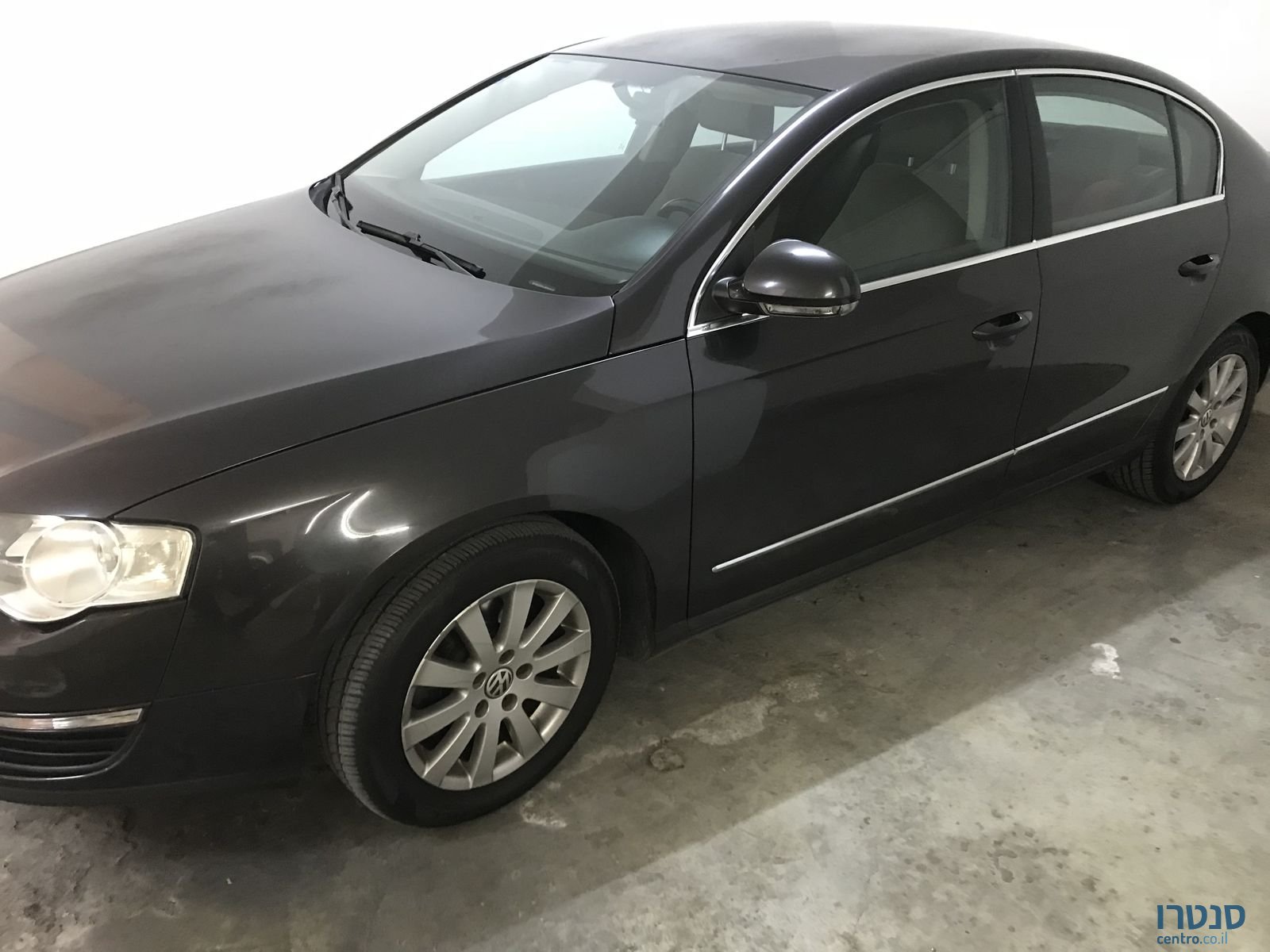 2006' Volkswagen Passat photo #2