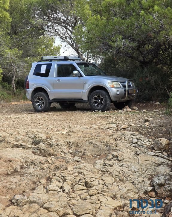 2004' Mitsubishi Pajero מיצובישי פג'רו photo #1