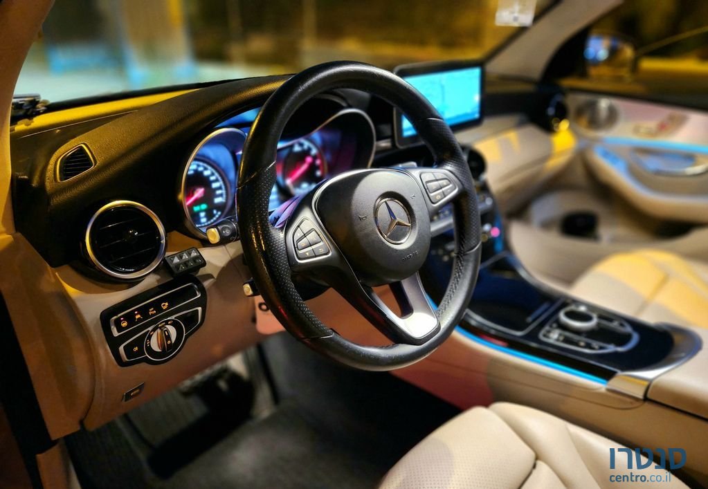 2018' Mercedes-Benz Glc-Class מרצדס photo #2