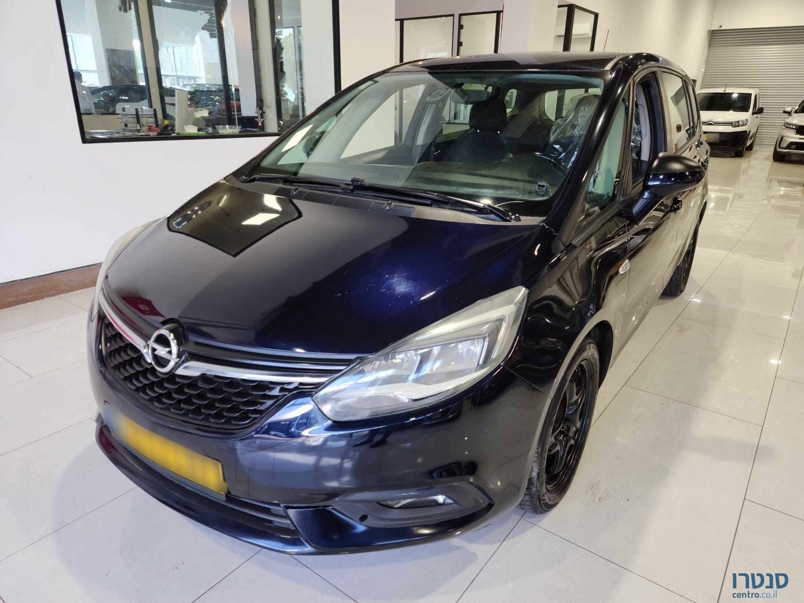 2018' Opel Zafira photo #1