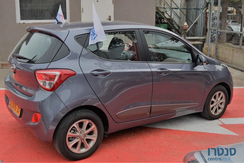 2015' Hyundai i10 photo #2