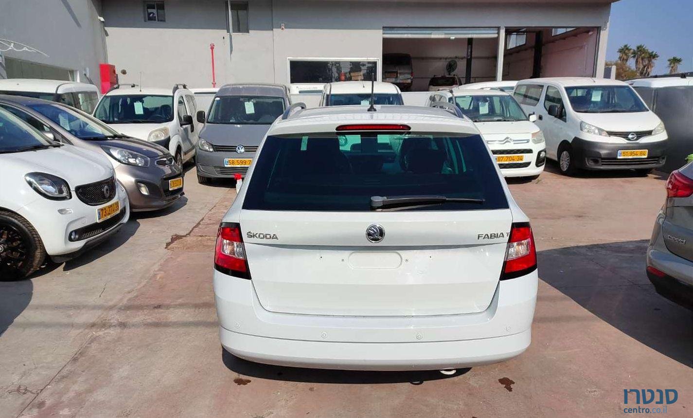 2016' Skoda Fabia סקודה פאביה photo #1