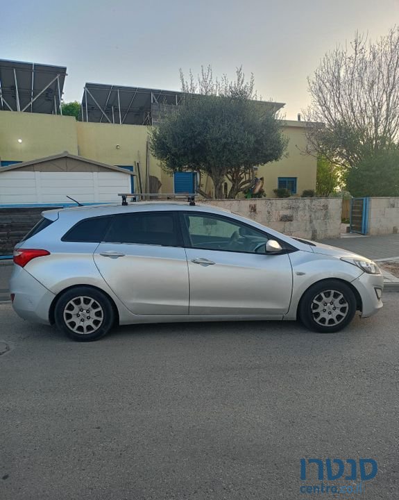 2014' Hyundai i30 יונדאי photo #2