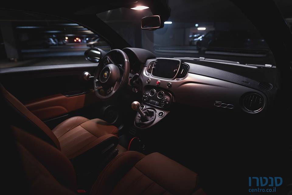 2017' Fiat Abarth photo #2