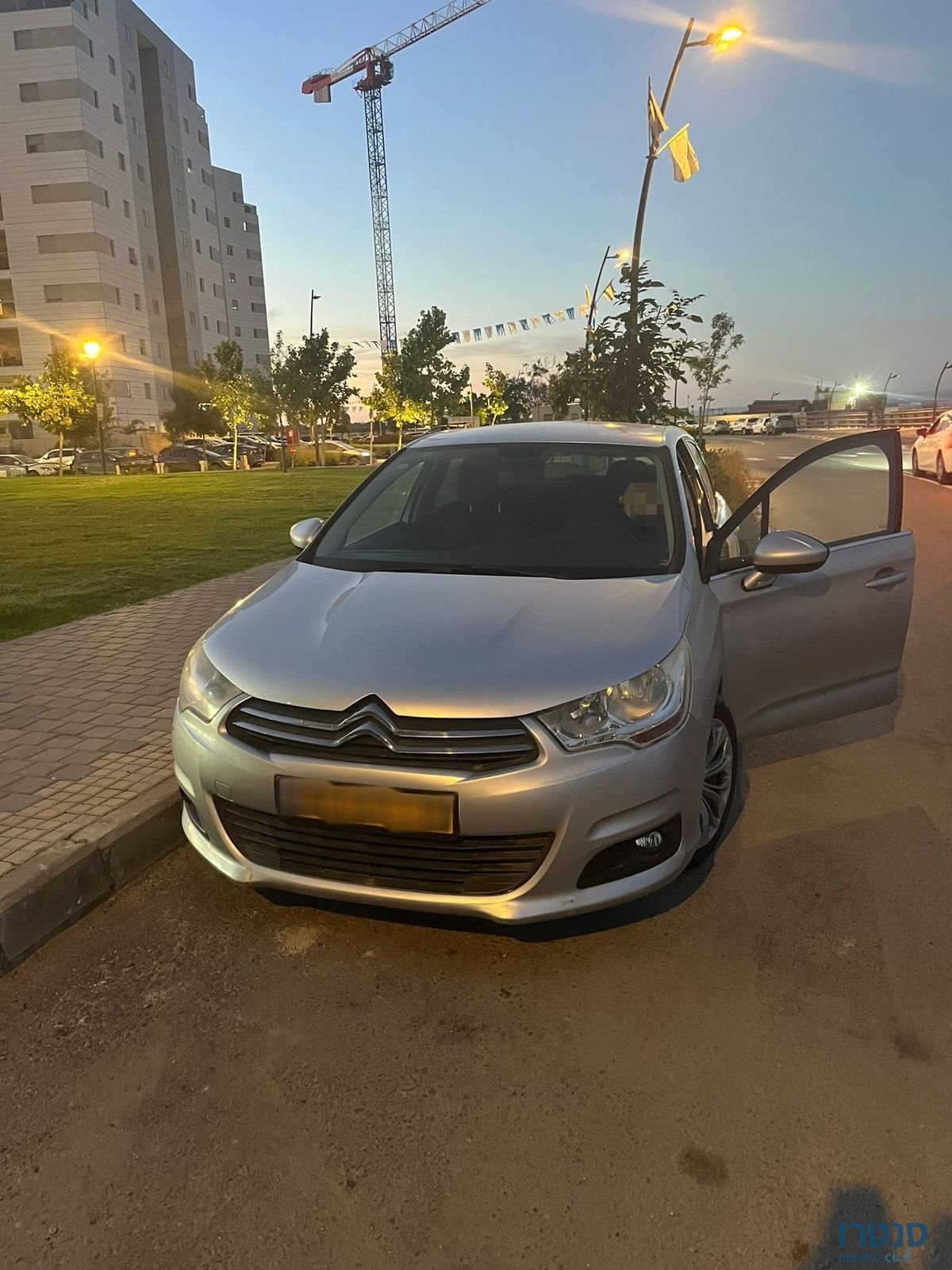 2012' Citroen C4 סיטרואן photo #5