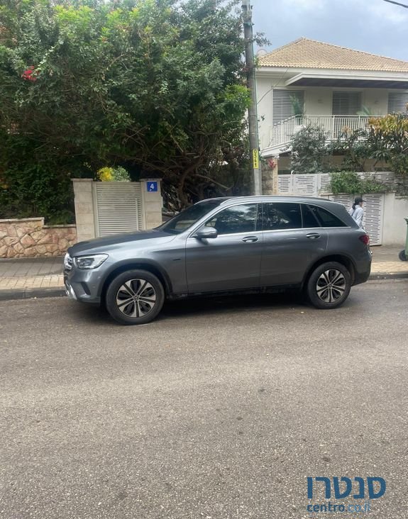 2021' Mercedes-Benz GLC מרצדס photo #2