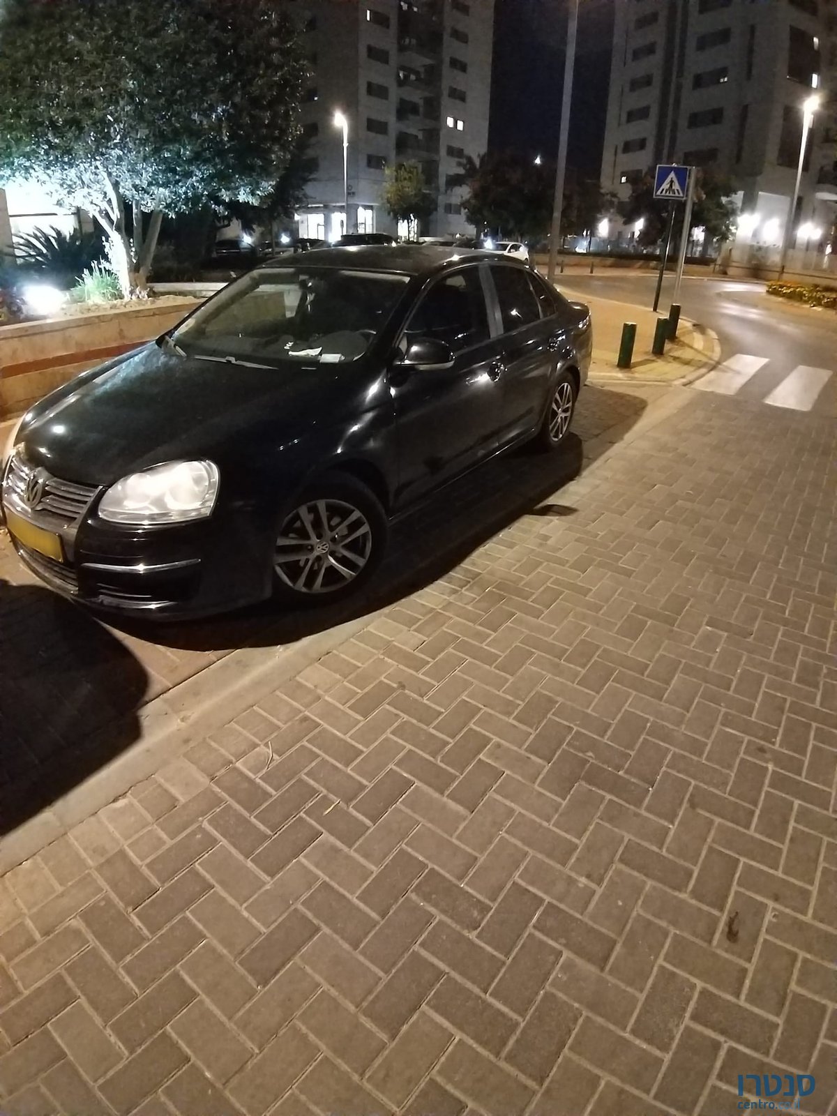 2011' Volkswagen Jetta photo #2