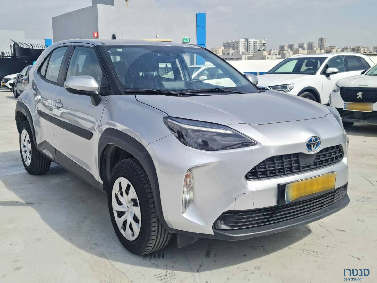 2022' Toyota Yaris Cross photo #2