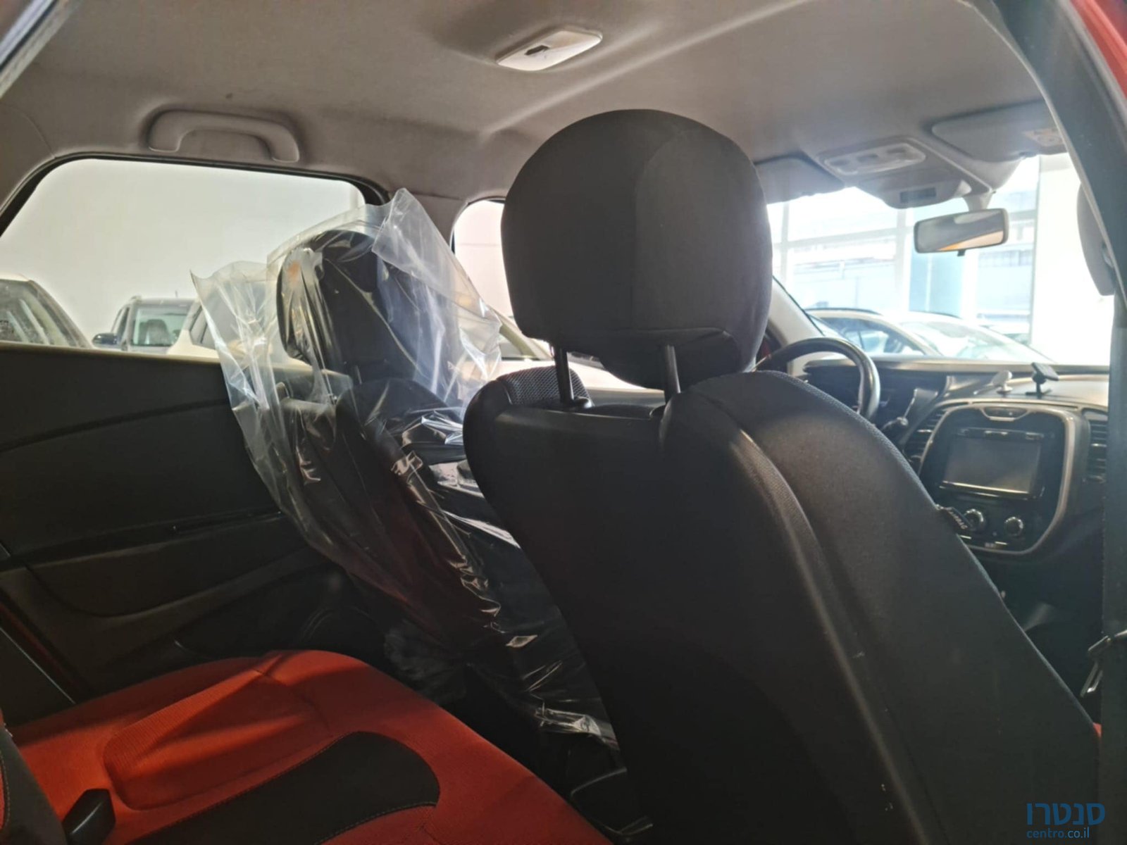 2014' Renault Captur photo #6