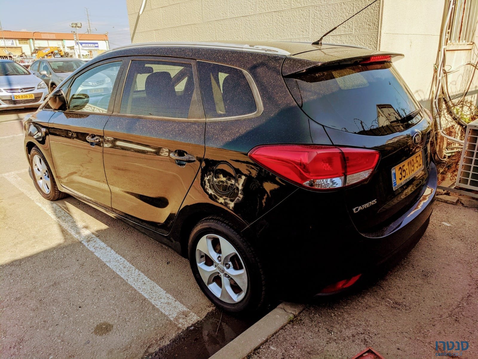 2013' Kia Carens photo #2