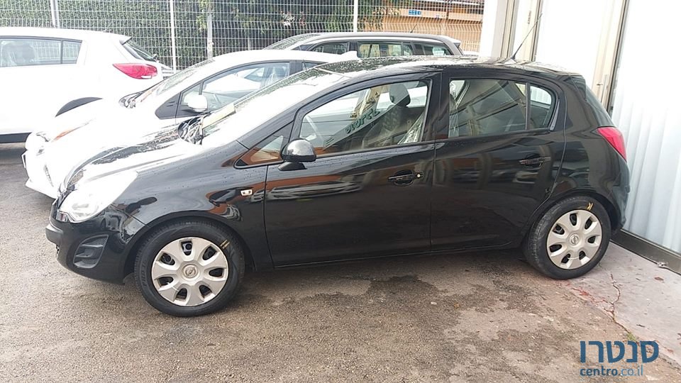 2013' Opel Corsa photo #1