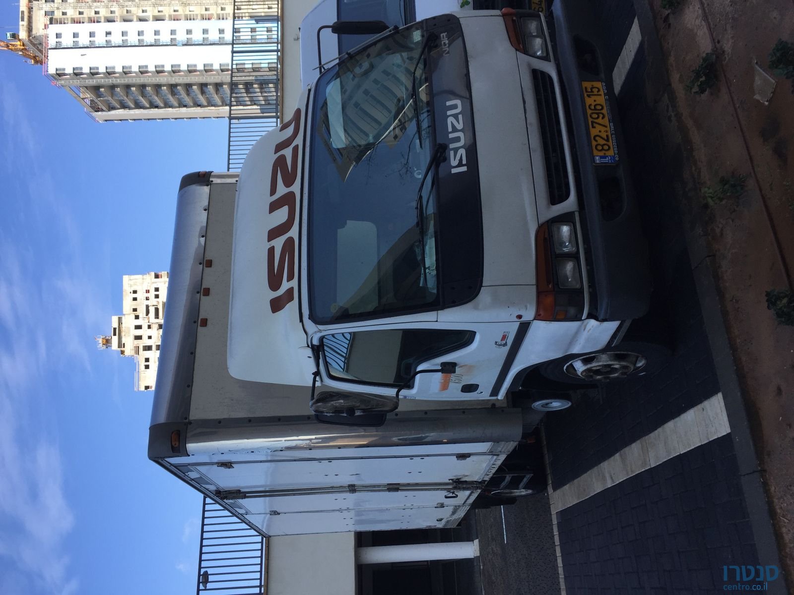 2001' Isuzu SUMO photo #2