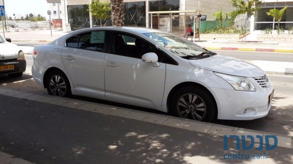 2009' Toyota Avensis photo #3