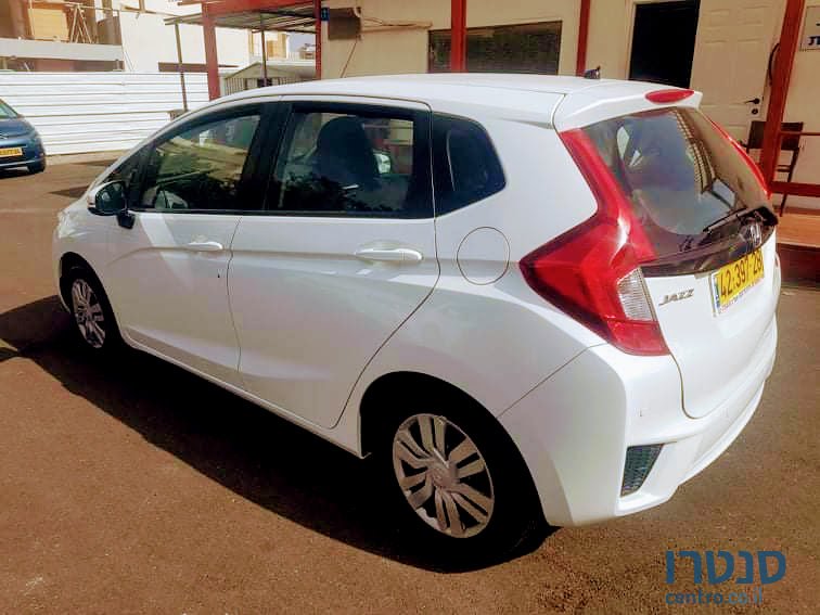 2016' Honda Jazz photo #4