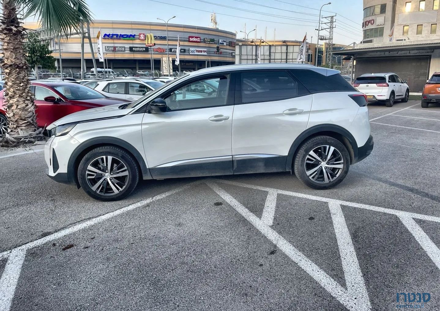 2023' Peugeot 3008 פיג'ו photo #1