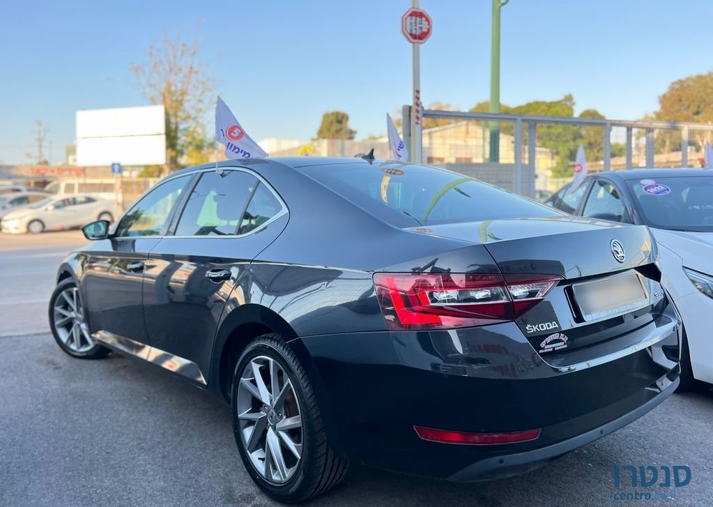 2018' Skoda Superb סקודה סופרב photo #4