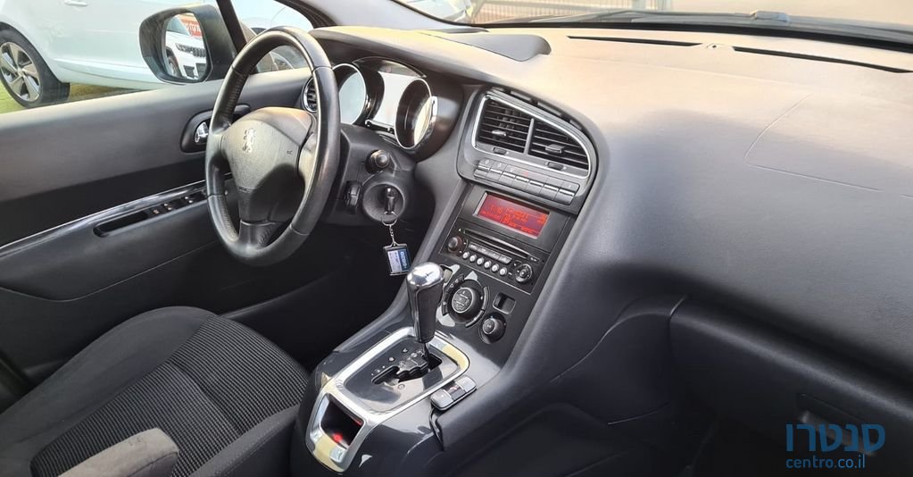 2012' Peugeot 5008 פיג'ו photo #5