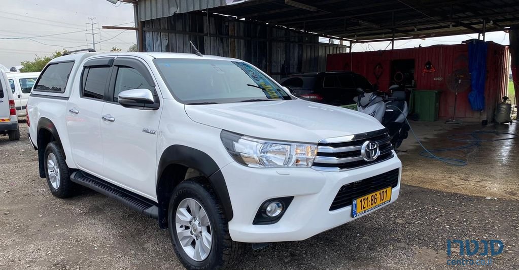 2018' Toyota Hilux טויוטה היילקס photo #3