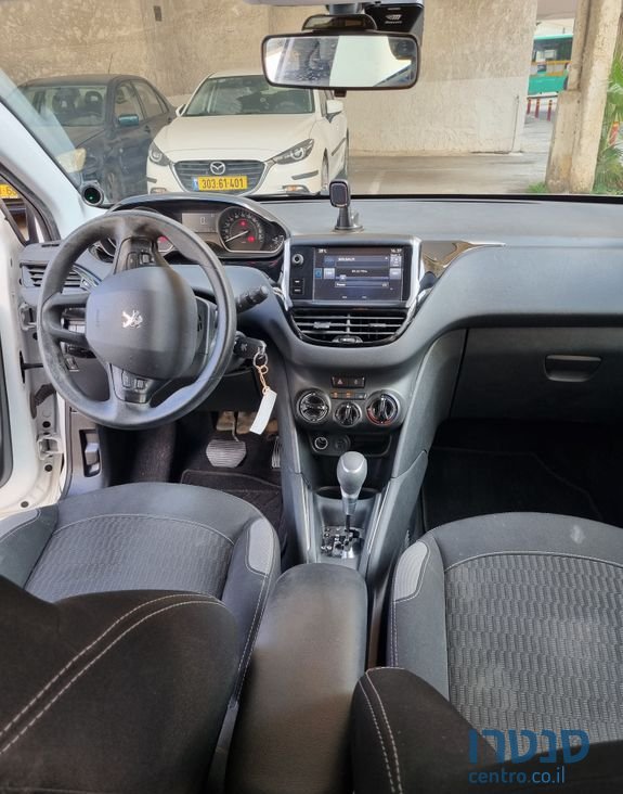 2016' Peugeot 208 פיג'ו photo #6