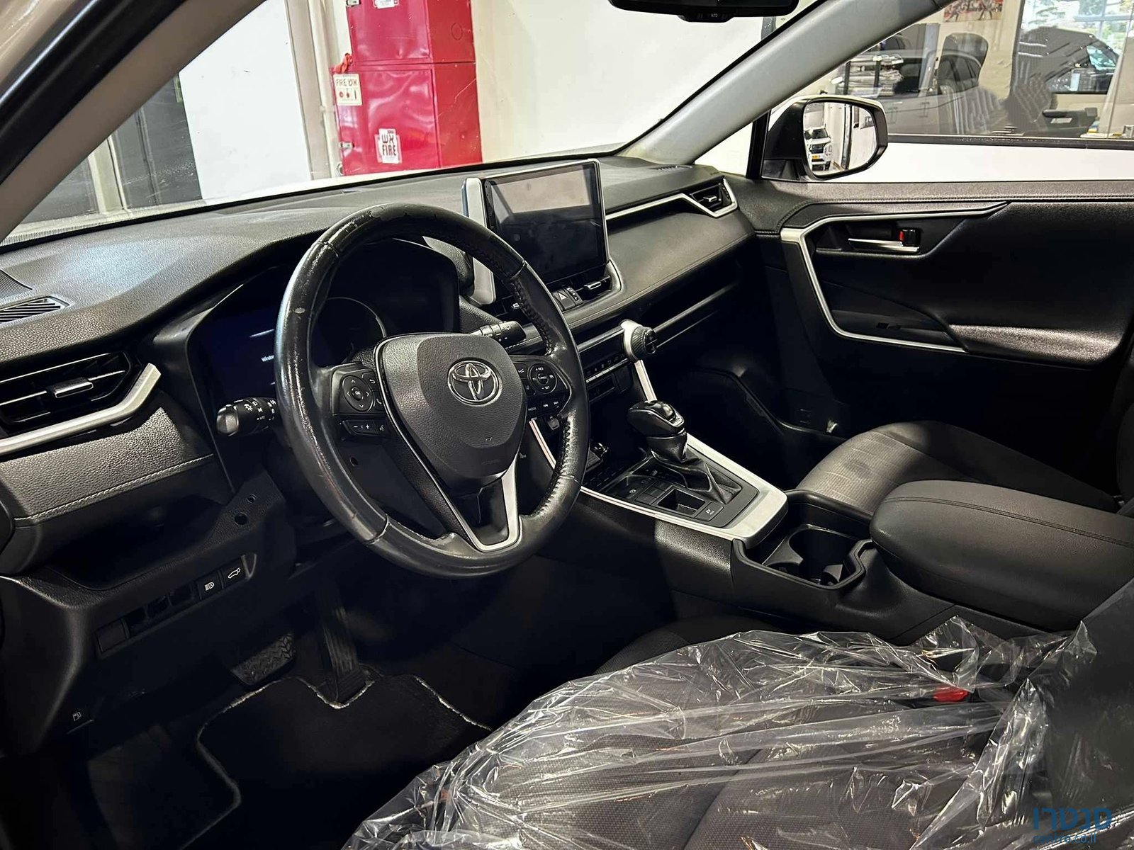 2022' Toyota RAV4 photo #5