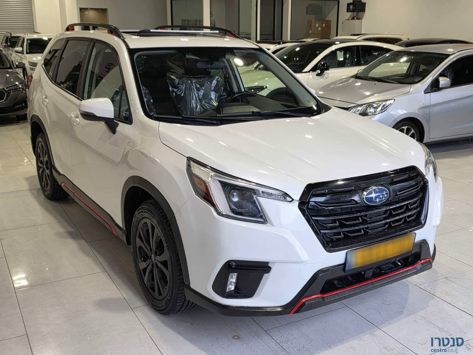 2023' Subaru Forester photo #2