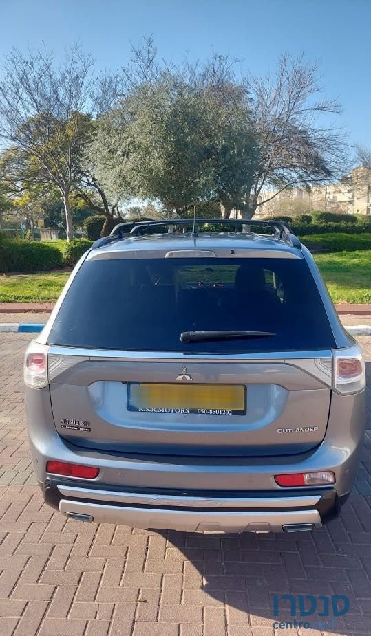 2014' Mitsubishi Outlander מיצובישי אאוטלנדר photo #4