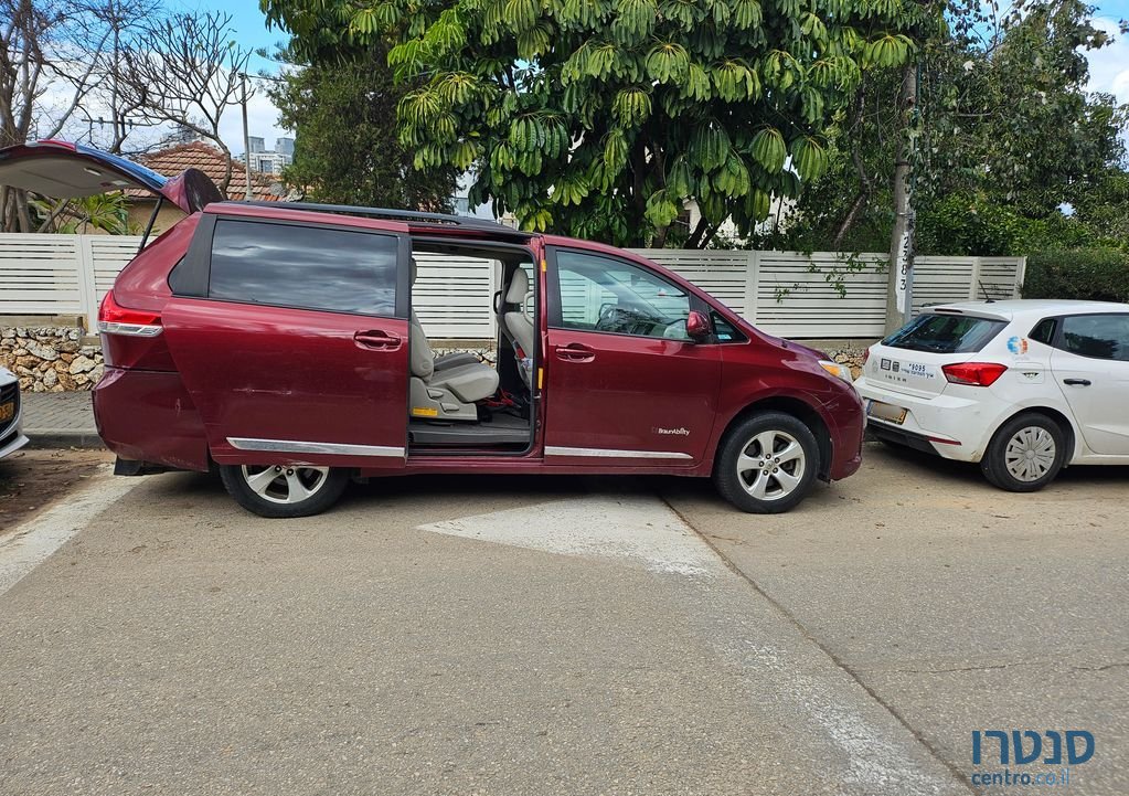 2015' Toyota Sienna טויוטה סיינה photo #1