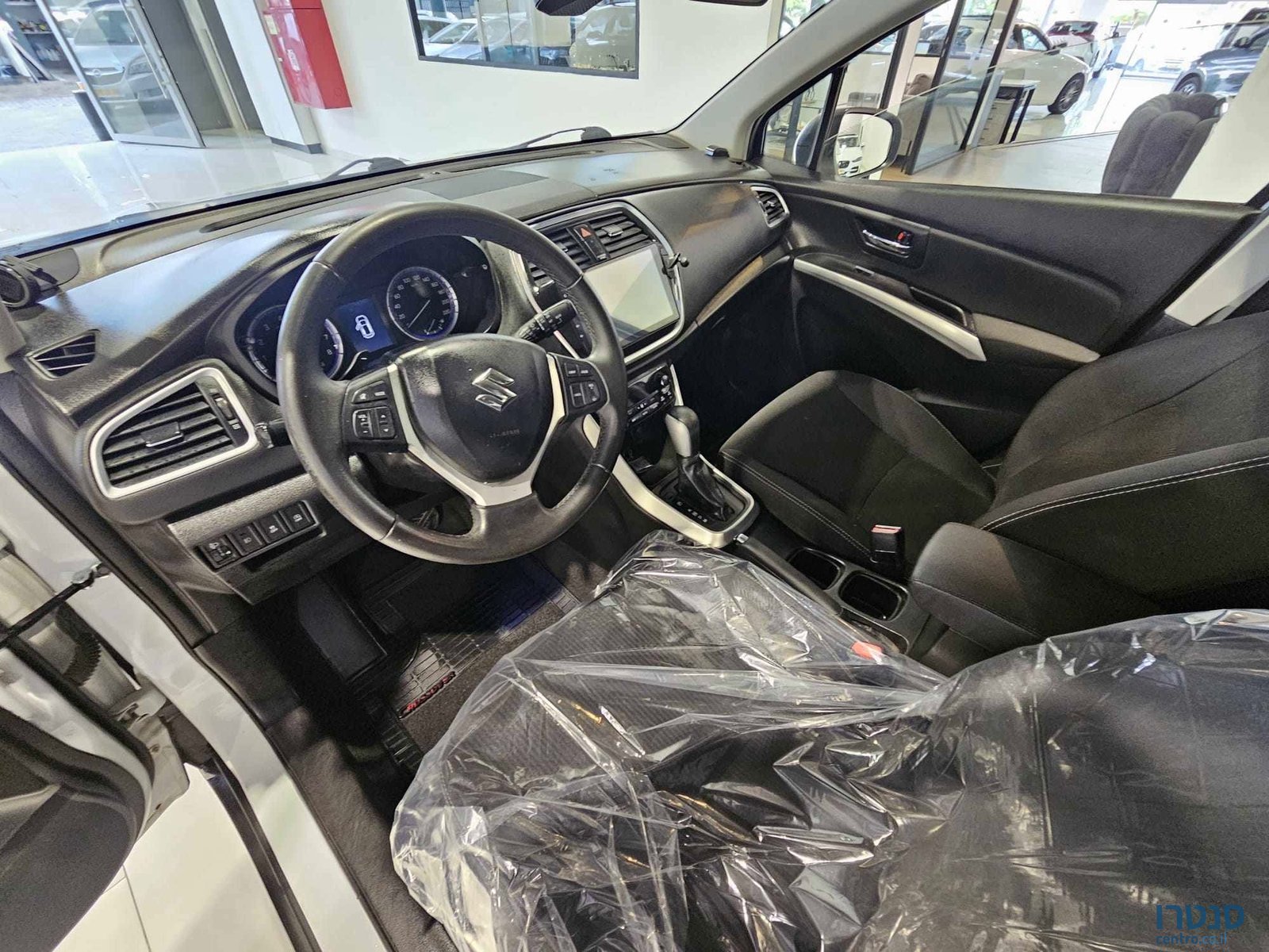 2018' Suzuki SX4 photo #5