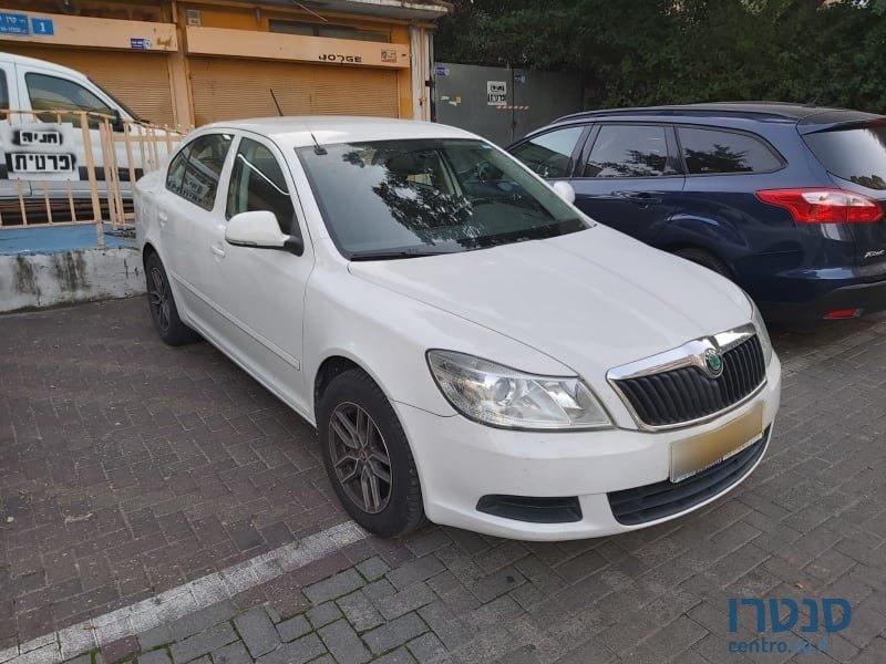 2013' Skoda Octavia photo #2