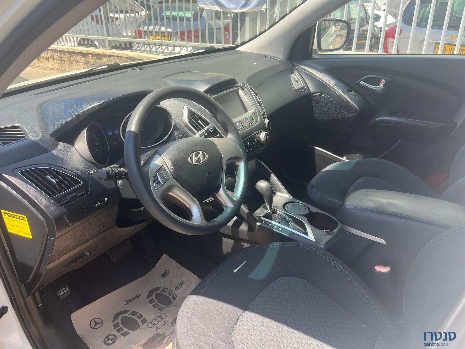 2013' Hyundai ix35 photo #3