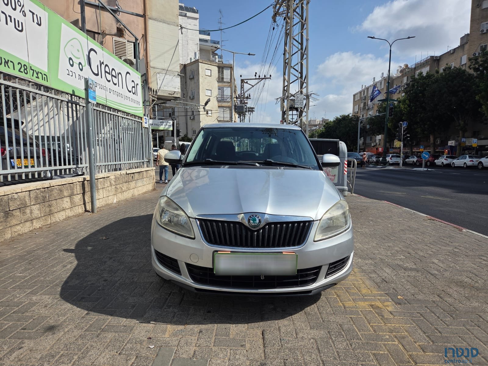 2011' Skoda Fabia photo #1