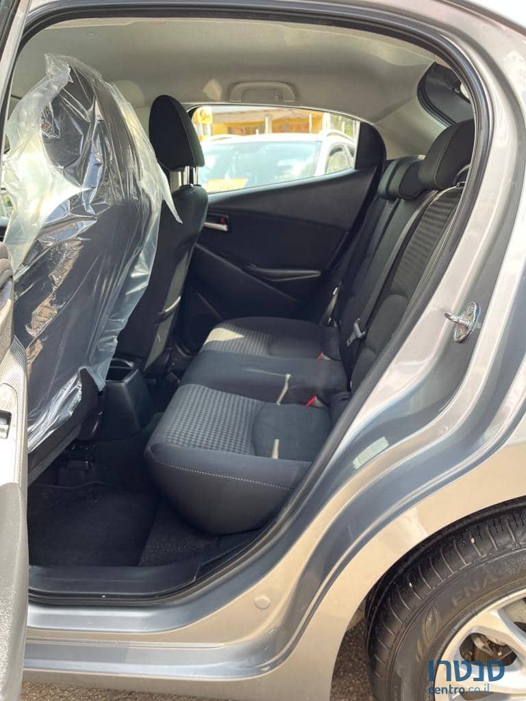 2020' Mazda 2 photo #4