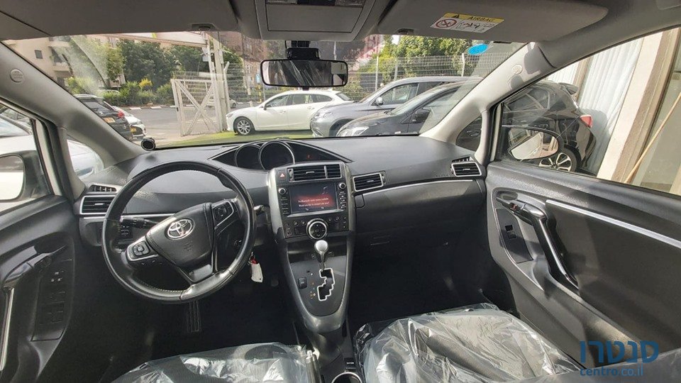 2017' Toyota Verso photo #3