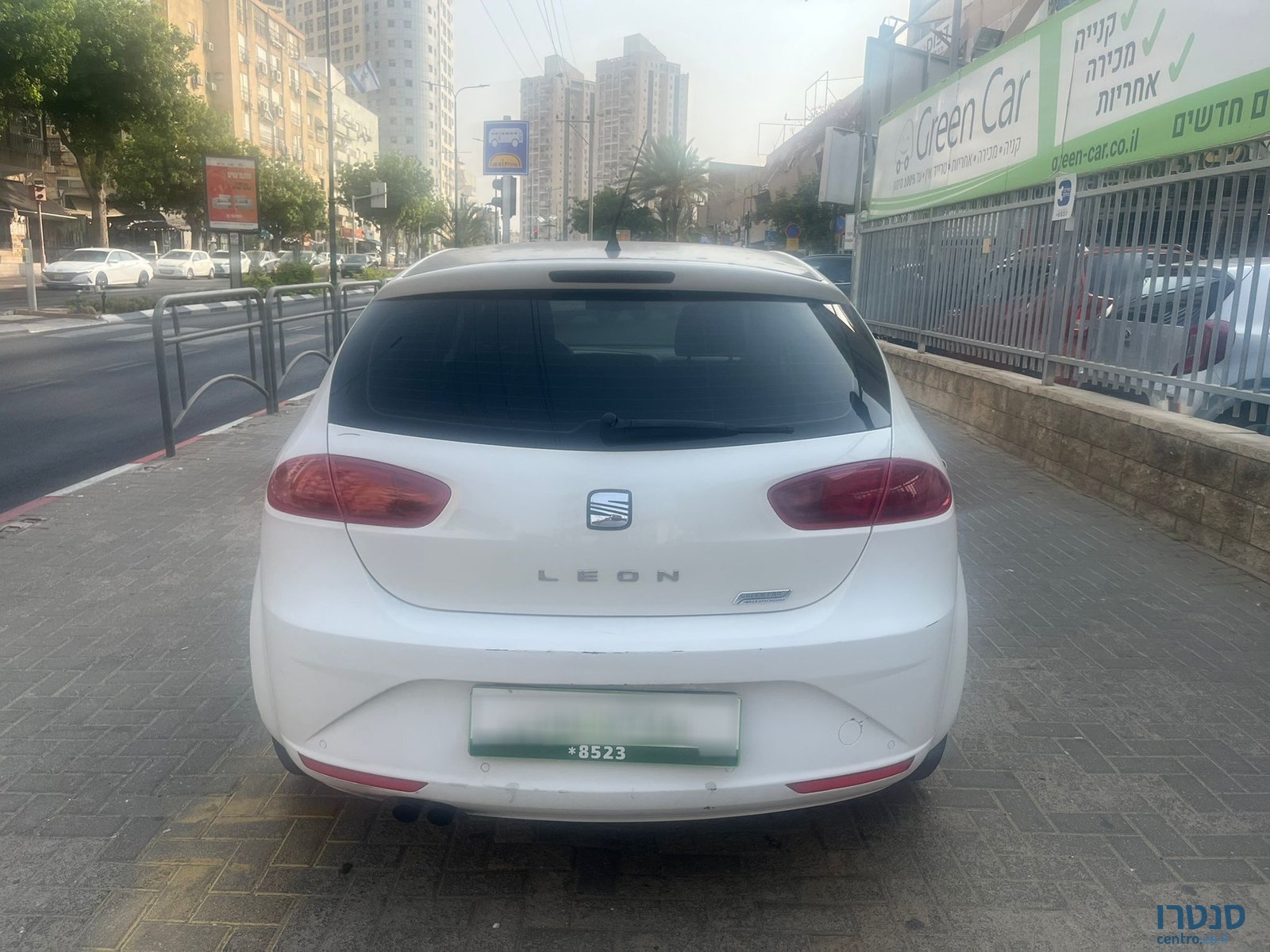 2012' SEAT Leon photo #5