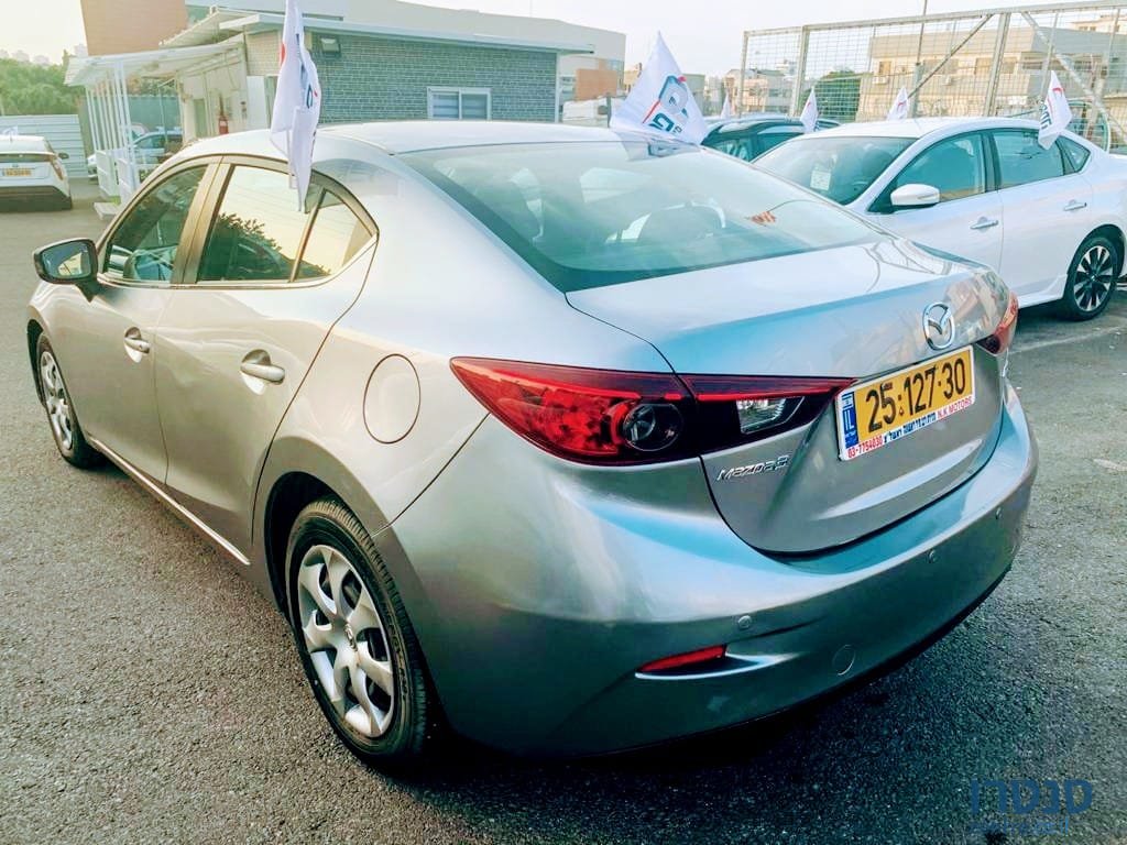 2016' Mazda Mazda3 photo #4