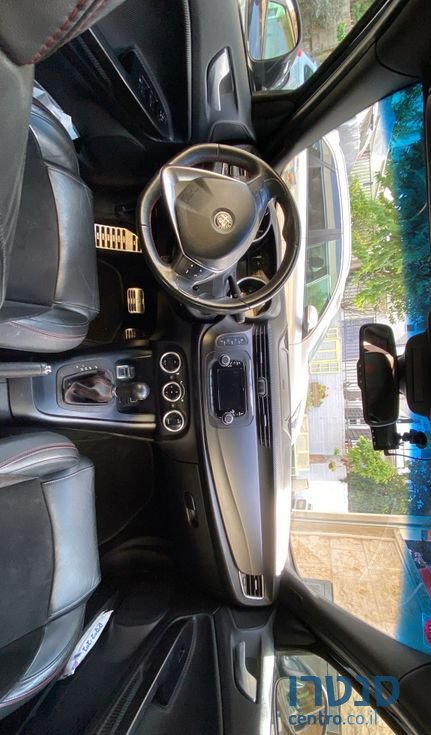 2017' Alfa Romeo Giulietta אלפא רומיאו ג'ולייטה photo #5