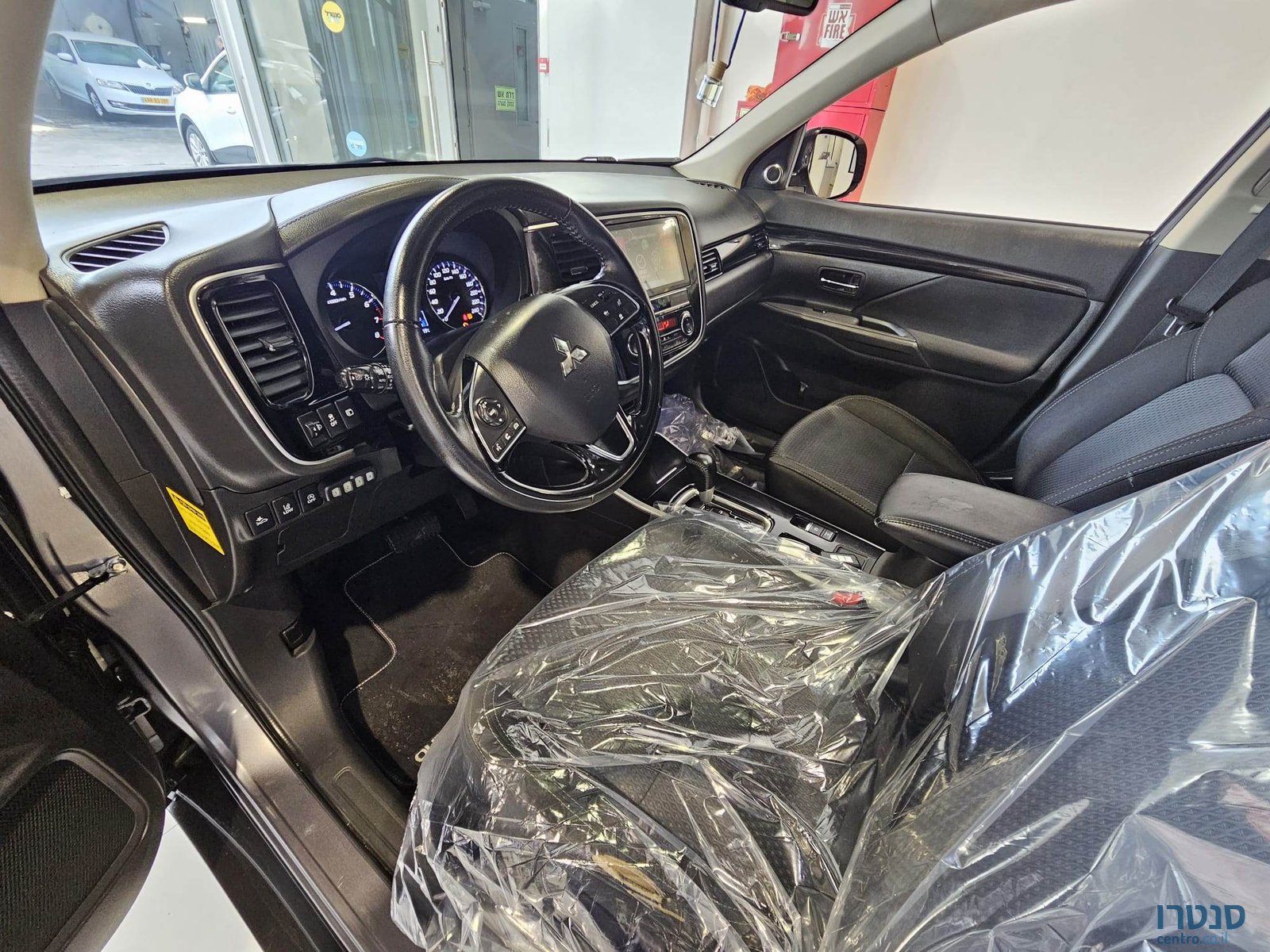 2019' Mitsubishi Outlander photo #5