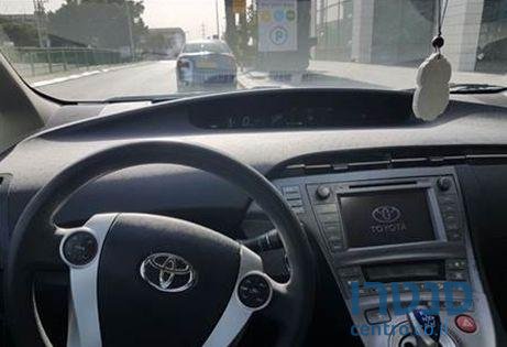 2012' Toyota Prius היברידי photo #3