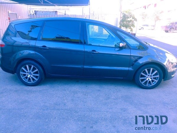 2009' Ford C-MAX photo #1